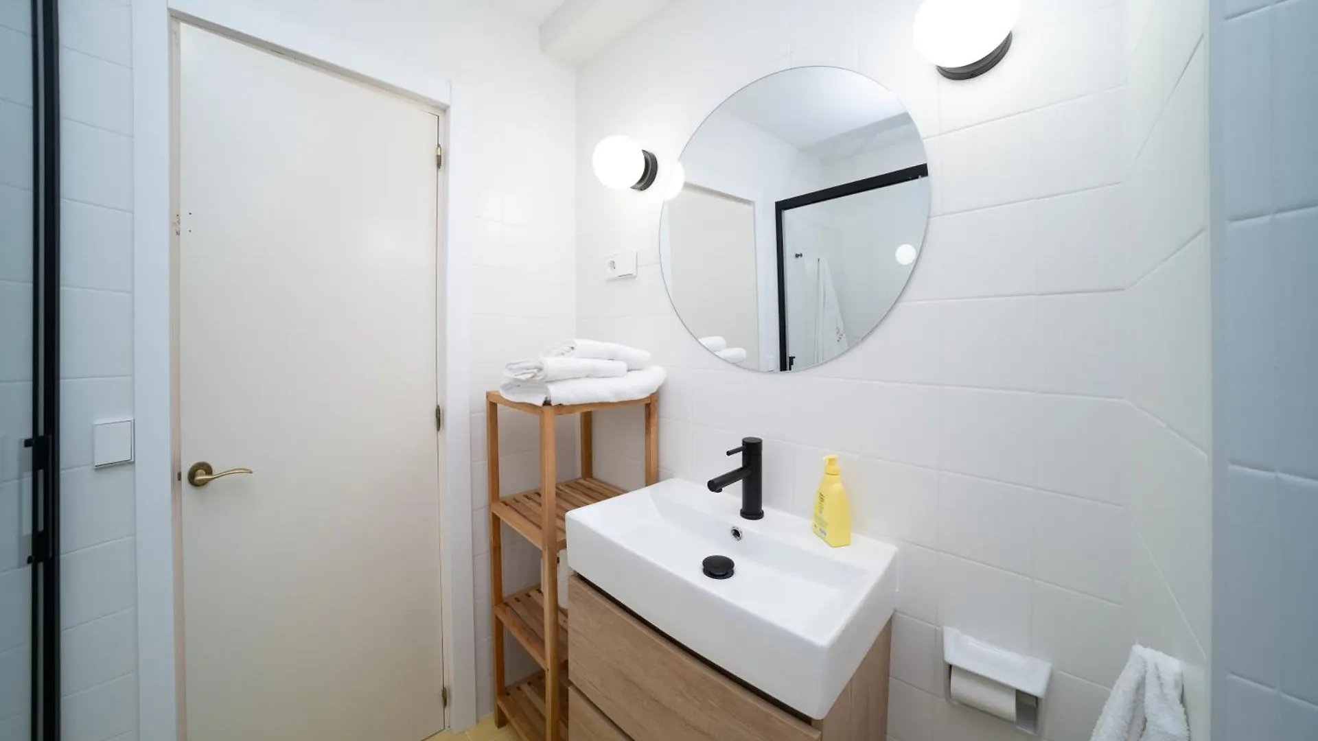 Tradicional Apartamento Central De 2 Camas Dobles Benalmadena 0*,